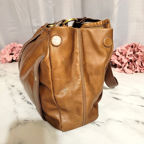 HOBO Versatile Tofee Colored Leather Shoulder Bag - Picture 5 of 10